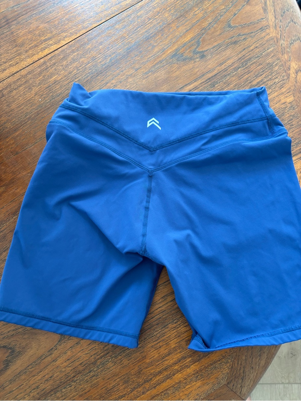 Oner Active unified move - high waisted shorts- Size M